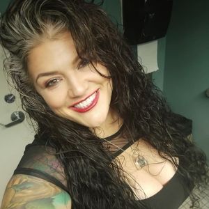 Meet your Posher, Dena